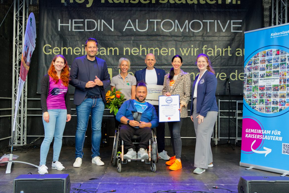 Bild (von links): Julia Bangert (SIAK), Staatssekretär Daniel Stich, Bewegungsmanagerin Jennifer Höning, Veranstaltungsbotschafter Abdul Dogan, FCK-Vorstand Gero Scira, Sportdezernentin Anja Pfeiffer und Rekordrichterin Laura Kuchenbecker. Foto: Science and Innovation Alliance Kaiserslautern e.V.